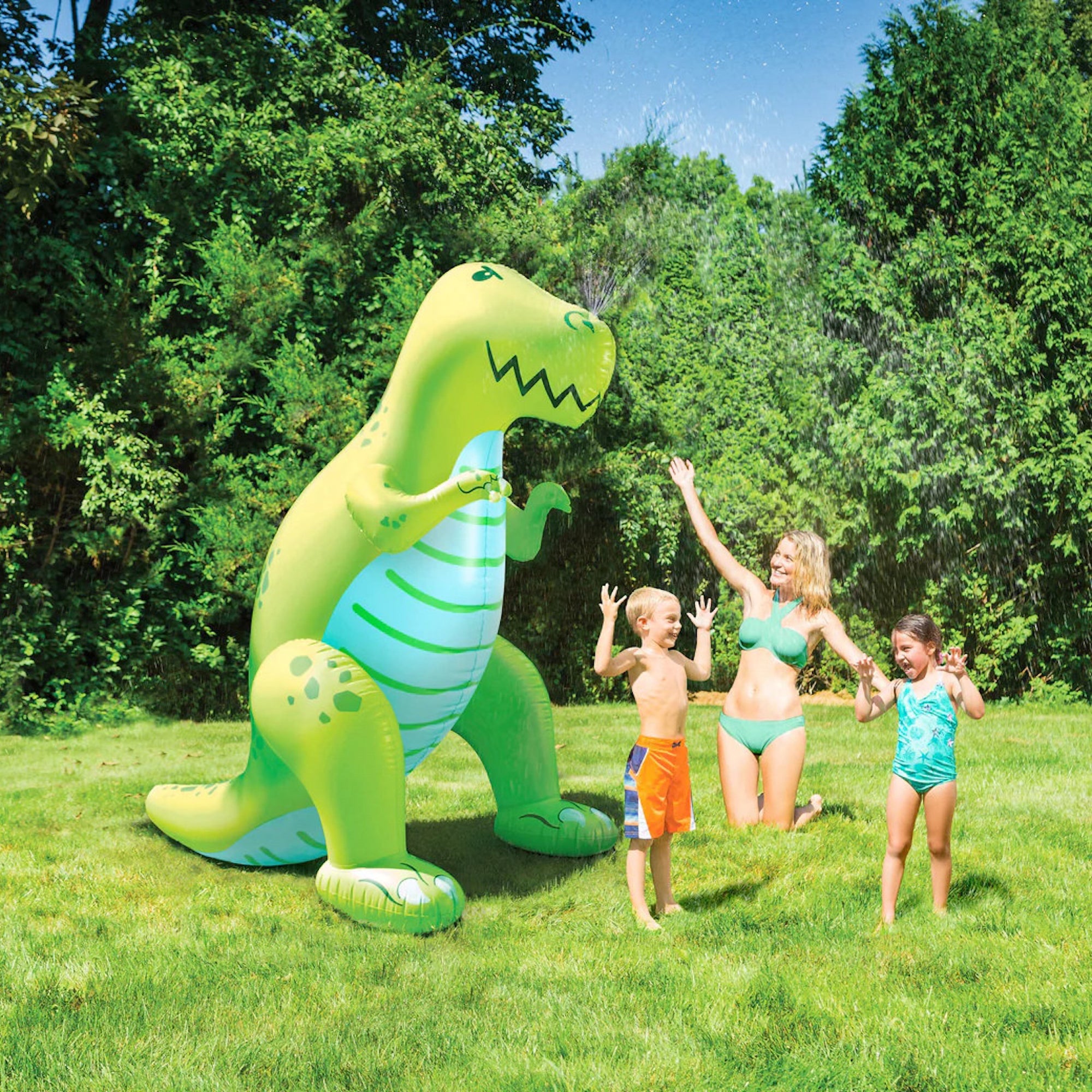 BMYS-0004-Dino-Sprinkler-Lifestyle2_52e72f27-8682-4f99-8349-25f8a36af7b6.jpg