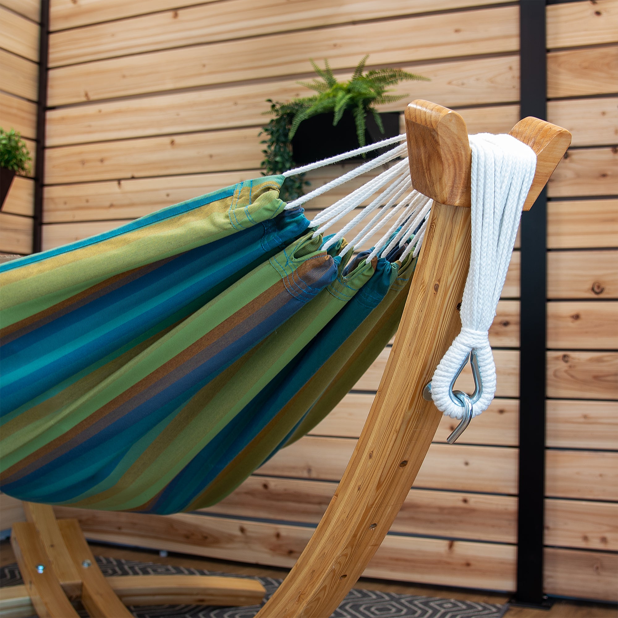 Hamac double Sunbrella® avec support en pin massif (260 cm) - Token Surfside