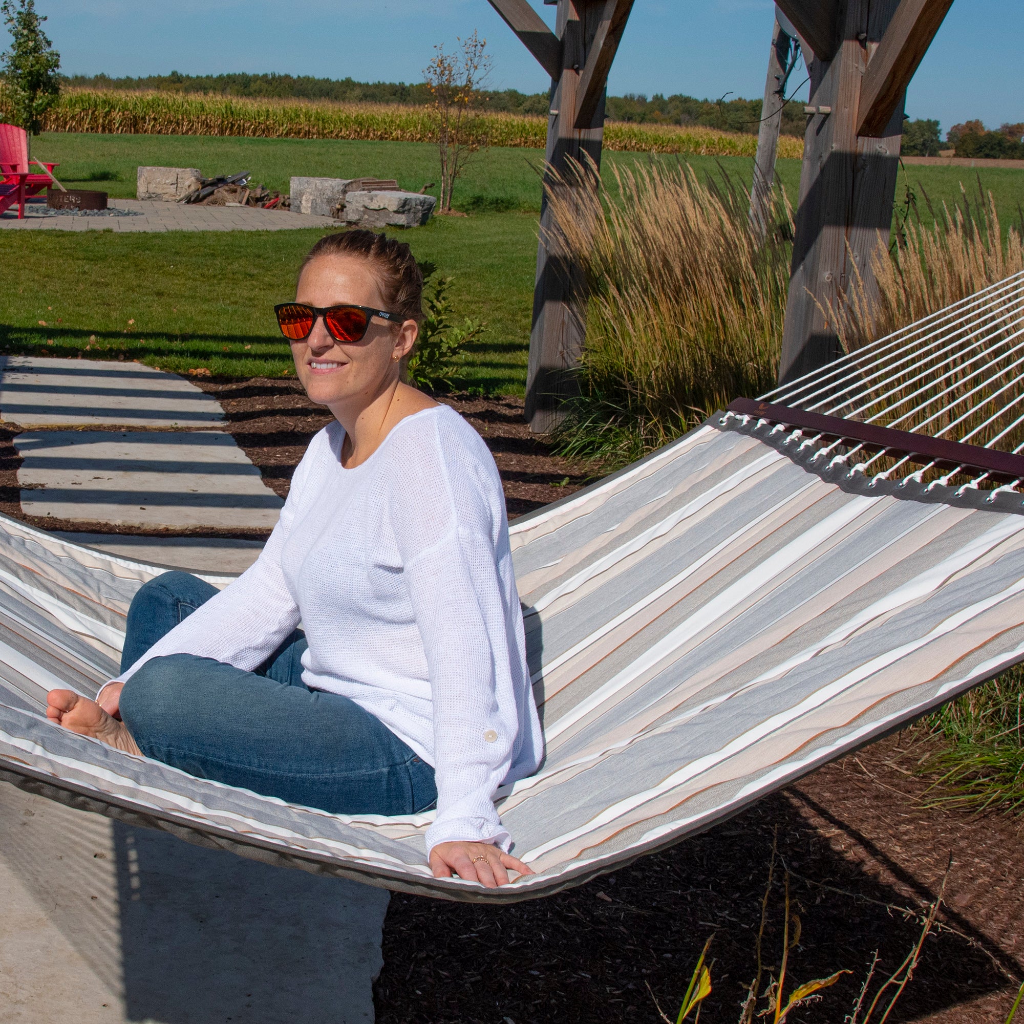 SUN209Lifestyle_Detail_01_e589e943-8990-43a7-97e1-552b94ac9b6a.jpg
